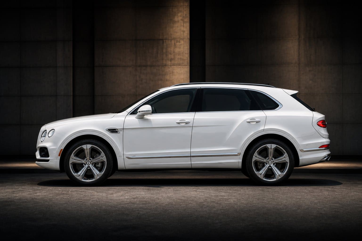 Bentley Bentayga exterior 2